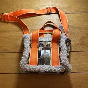 Bdg faux fur camo cross body